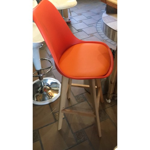Стілець полубарний Milan 65 см помаранчевий 8811 Thexata 2019